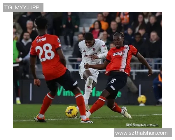 卢顿与曼联激战正酣比分揭晓精彩瞬间回顾